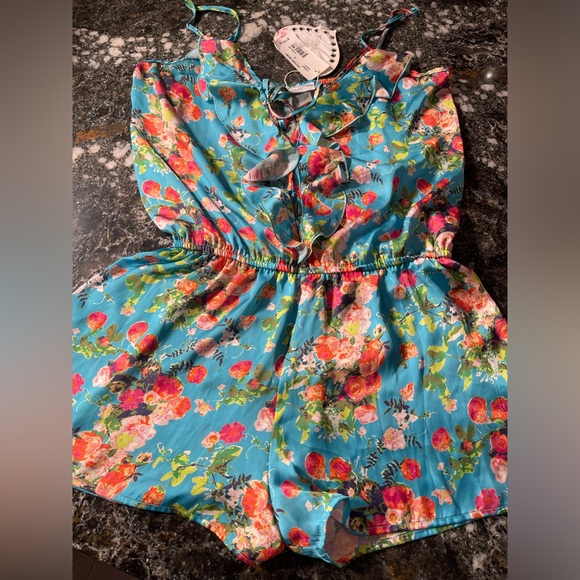 NWT beach bunny romper size L new with tags - Picture 4 of 7